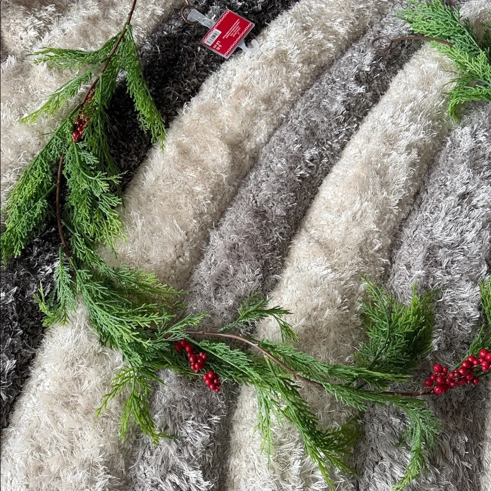 Green and Berry Garland - Green with Red Berries